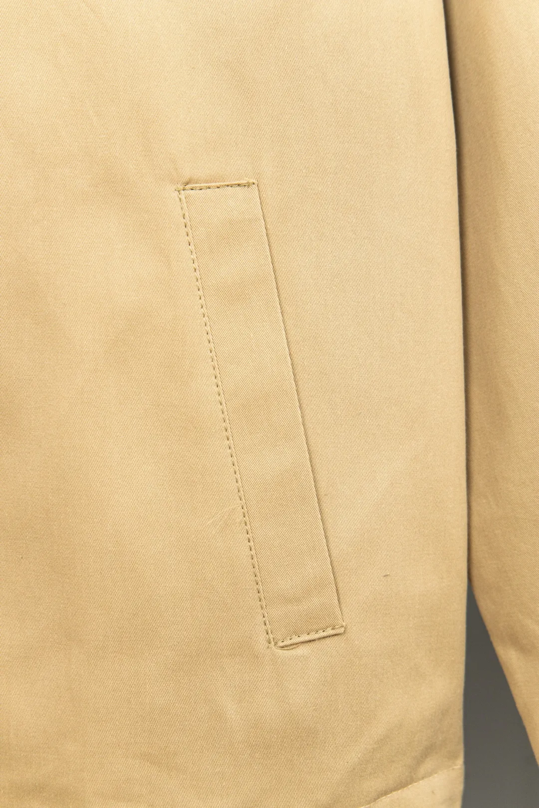 🅿️330 new model number: B129 Ralph Lauren's new 2024 classic old money style stand collar executive zipper jacket 1️⃣Selected from high-quality original developed pure cotton fabrics, with customized plaid lining inside, the overall wearing effect is very soft and comfortable, 2️⃣The workmanship details are perfectly controlled, the chest is exquisitely embroidered with small logos, and the dropped shoulders are made of splicing technology to create a unique design style that highlights your personality! The version is simple but not simple! 3️⃣ Complete with tag accessories, unisex design, and a very versatile jacket for men and women! Color: black, navy, khaki, green Size: S, M, L, XL